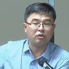 斗半匠戴眼镜的男教师