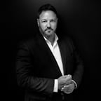 Voz Profesional Conversacional