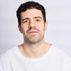 Voz de Streamer Joven