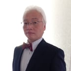 明瞭な男性ボイス