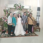 Guy from the boondocks who knows celebrities. 