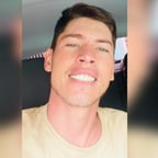 Voz Amigável Masculina