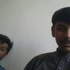 अनुभवी पुरुष आवाज़