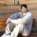 穏やかな男性ボイス