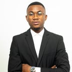 Voz de Negócios Clara