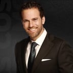 Carlos Loret de Mola ( Español México) 