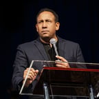 Voz de Juan Carlos Harrigan
