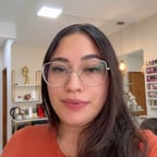 Voz Feminina Amigável