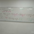 Narrador de Personajes Alegre