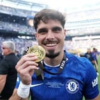 Voz Amigável Masculina