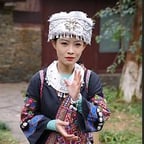 苗族民族特色女生