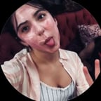 Voz Femenina Alegre