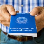 Narrador Casual Masculino