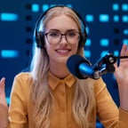 LOCUTORA PADRÃO VINHETA