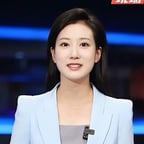 三七分浅蓝色女主持人