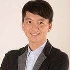 沈穩的電台人員