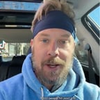 英语-头巾中年男