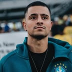 Voz Masculina Casual