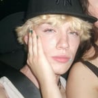 Voce Conversațională Veselă