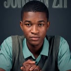 Voix Réfléchie Masculine