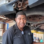 黑人修车brilliantautocare