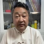 储物柜米色唐装黑皮大叔