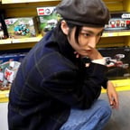 차분한 한국 남성