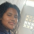 Voz Conversacional Amigable