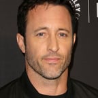 Alex o'loughlin 