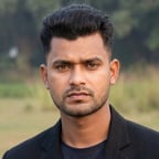 गंभीर हिंदी पुरुष