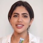 voix clonné femme khaliji