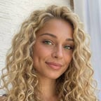 Voz de Negócios Laura