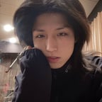 활기찬 젊은 목소리