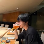 Voz Joven y Conversacional