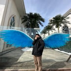 年轻演讲眼镜男