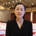 温柔会馆主持女记者