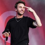 Fröhliche Eventstimme