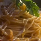 Freundliche junge Stimme