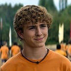 Percy Jackson (Walker Scobell) 