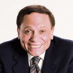 عادل امام(يضحك)