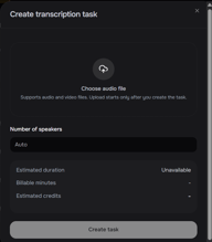 Boîte de dialogue de création de tâche de transcription Fish Audio montrant le téléchargement de fichier, le réglage du nombre de locuteurs et les crédits estimés
