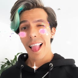 Narrador Expresivo Masculino