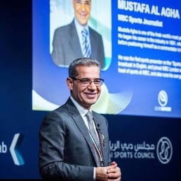 راوي عربي هادئ