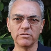 稍微年长的销售