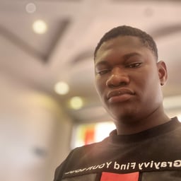 Voz Masculina Amigable