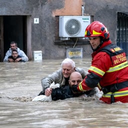 صوت مذيع تلفزيوني بنفس الصوت والاسلوب وبدون اي غلط