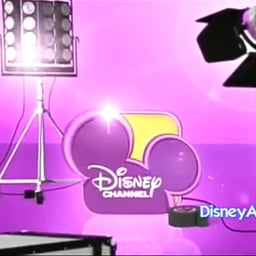Anunciador de Disney channel LA (2006-2015)