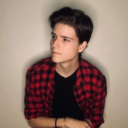 Emilio Treviño (Locutor de Disney Channel)