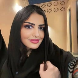 فتاة عربية لطيفة