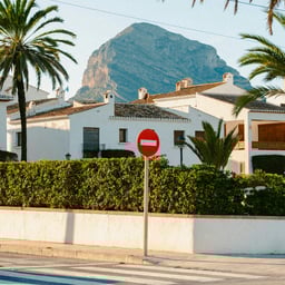 Енергійний оповідач